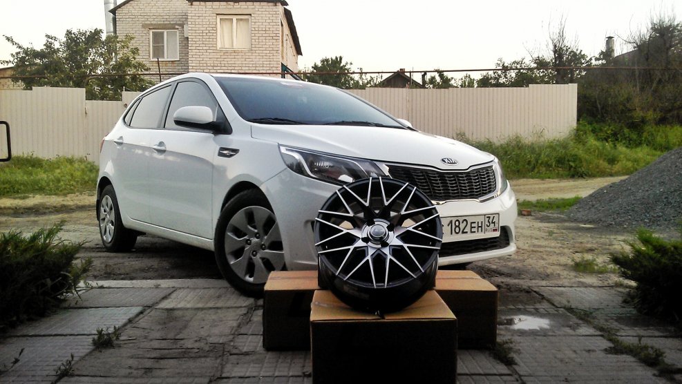 Kia Rio 4 r16