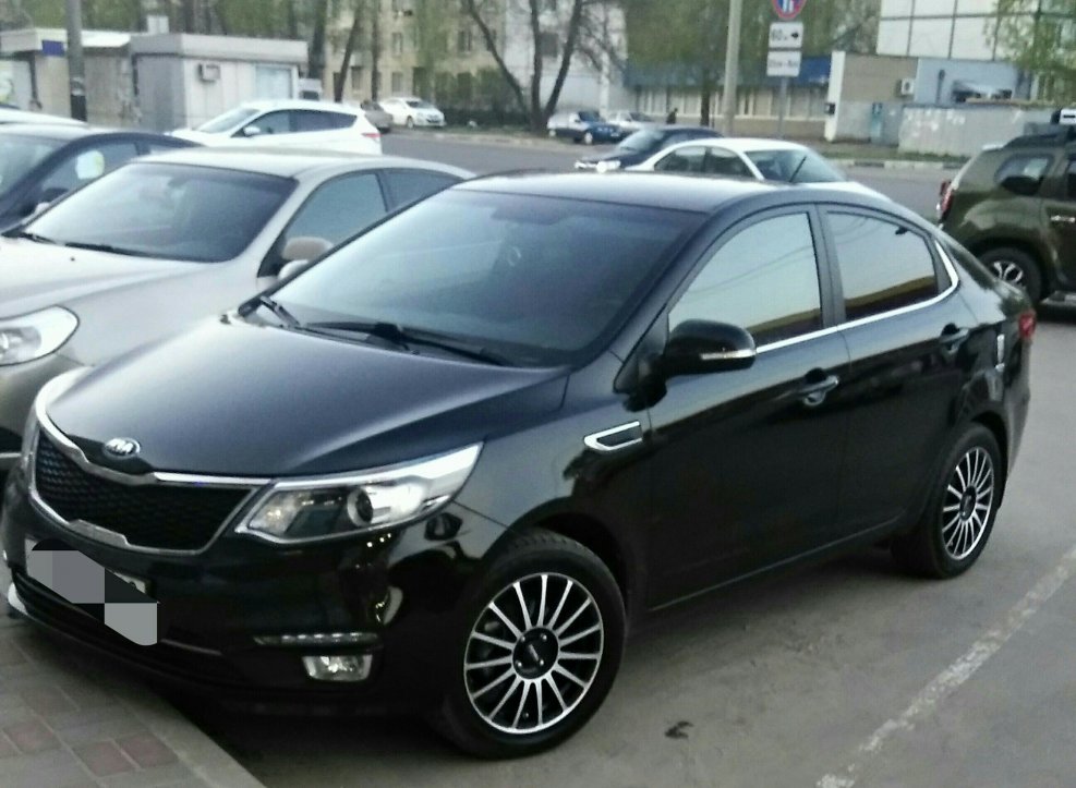 Kia Rio 4 черный r16