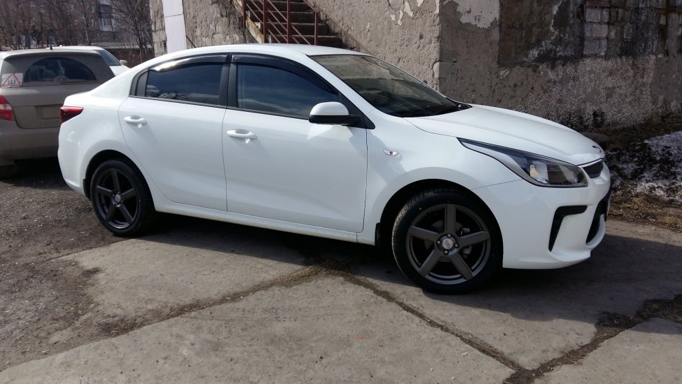 Kia Rio 4 r16