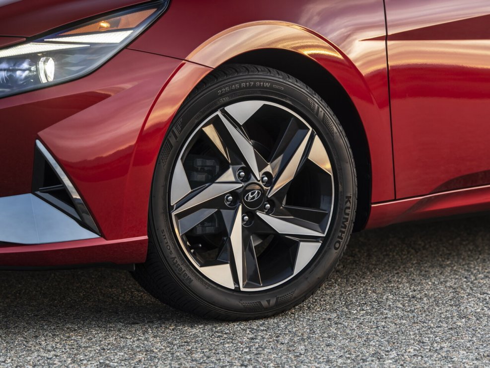 Hyundai Elantra MD на 19 колесах