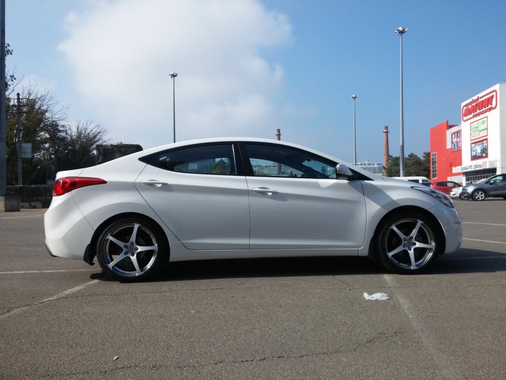 Hyundai Elantra 5 на 17 дисках