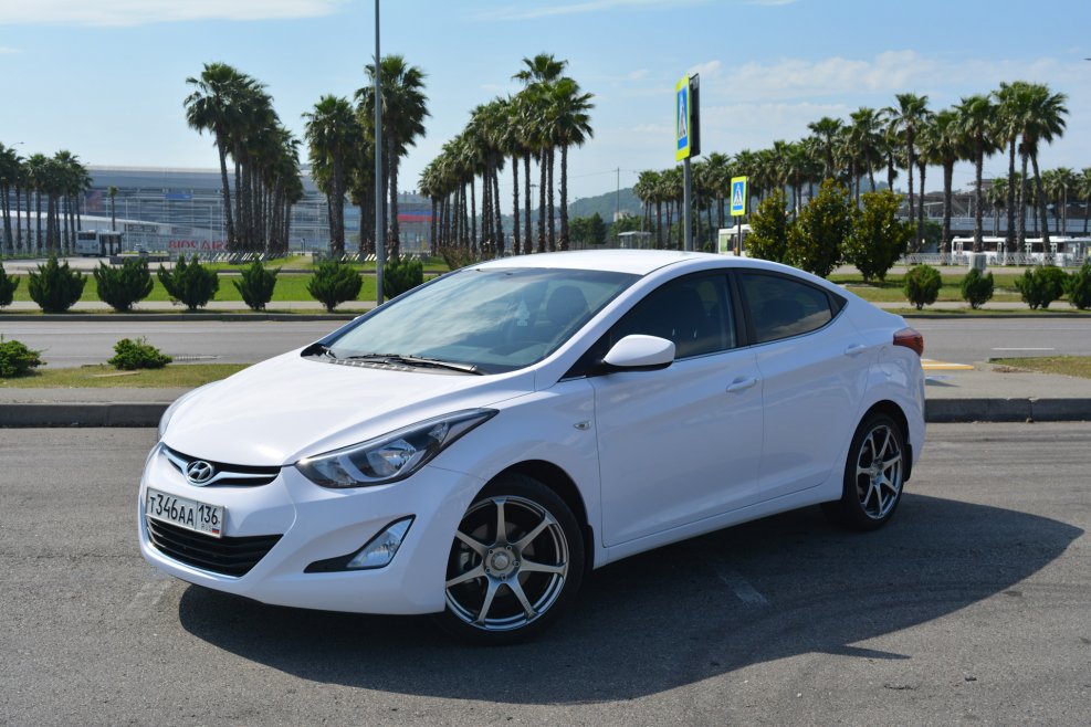 Hyundai Elantra 18