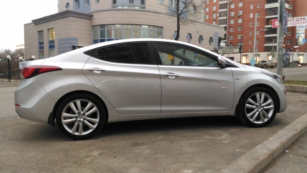 Hyundai Elantra r18