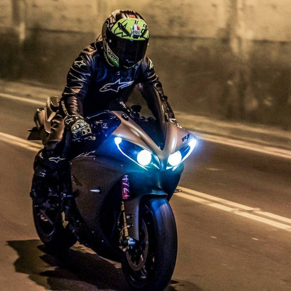 Yamaha YZF-r1 шлем