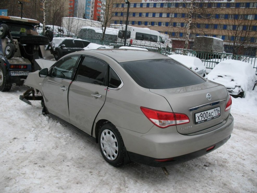 Nissan Almera g15