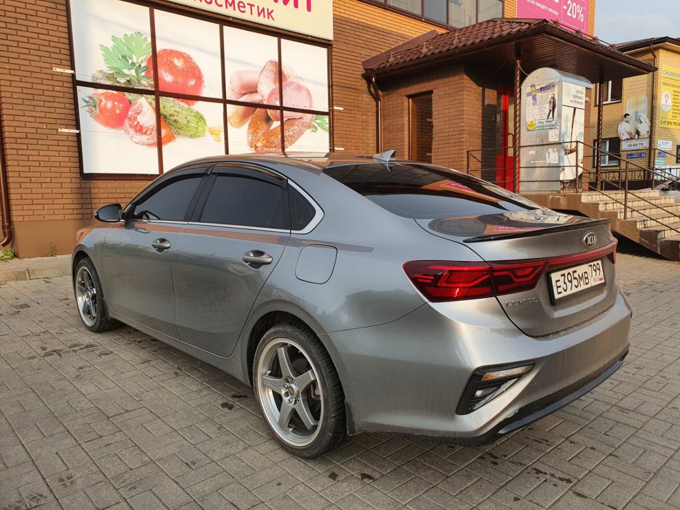 Kia Cerato на 18 дисках