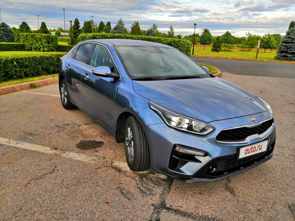 Kia Cerato 4 синяя