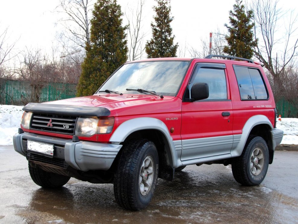 Mitsubishi Pajero 3 поколение 3 дверный