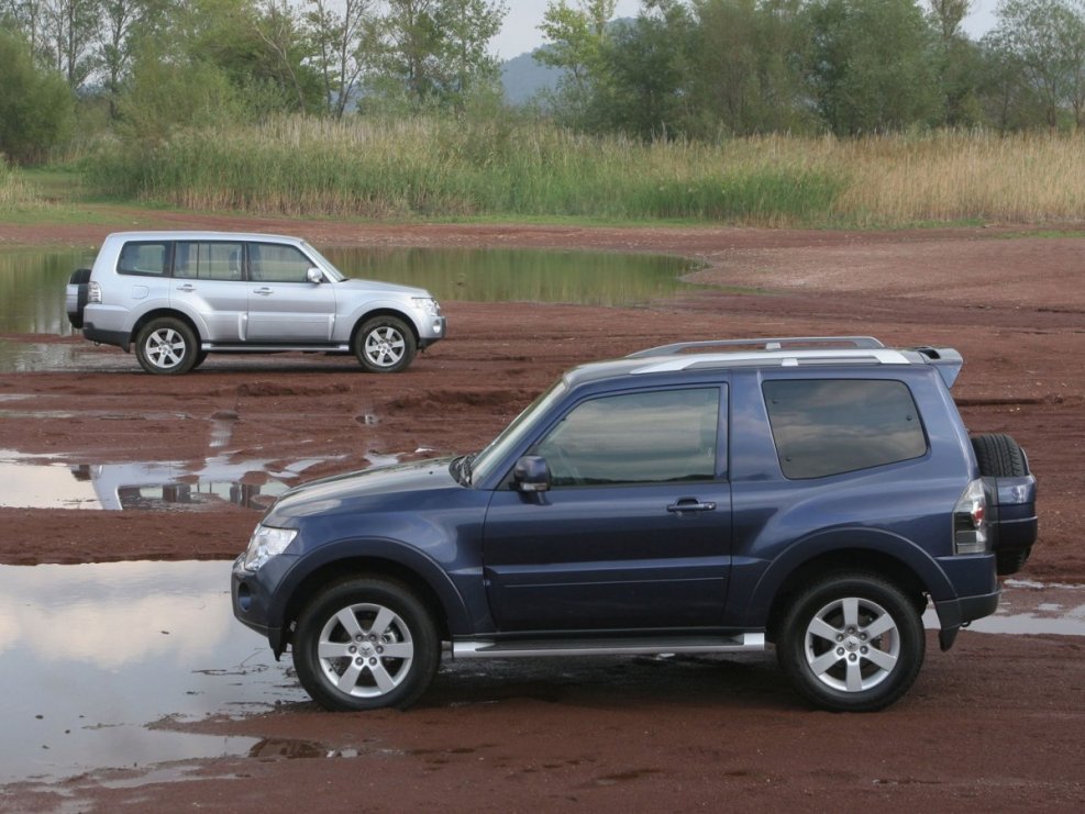 Mitsubishi Pajero 4 трехдверный
