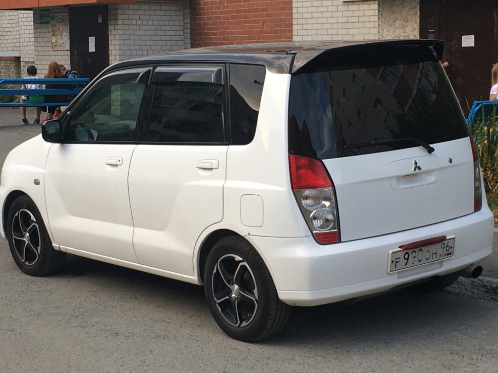 Митсубиси Динго 2001
