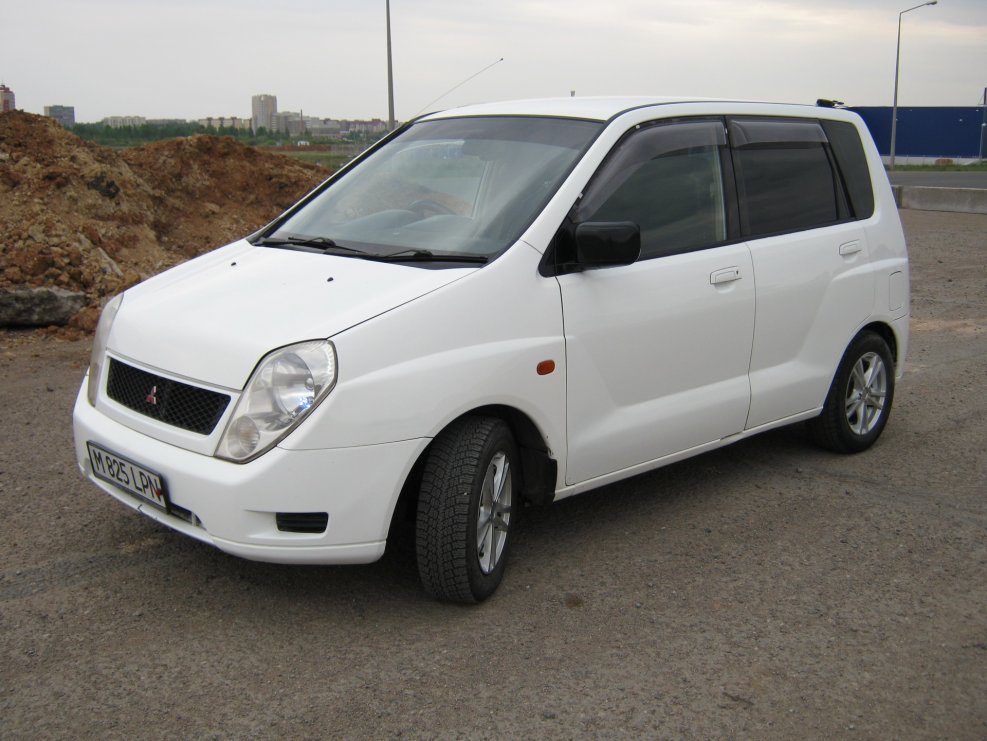 Mitsubishi Mirage Dingo