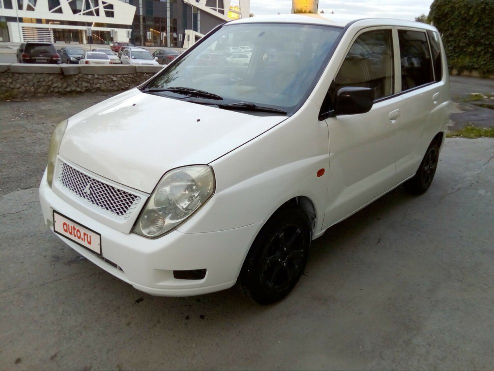 Митсубиси Мираж Динго 2001