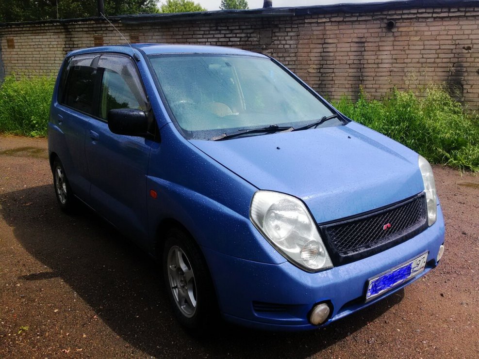 Mitsubishi Mirage Dingo 1999