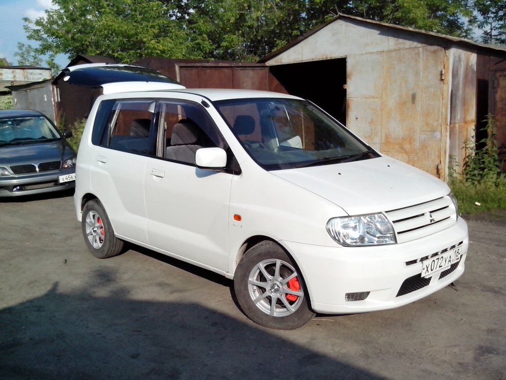 Mitsubishi Dingo