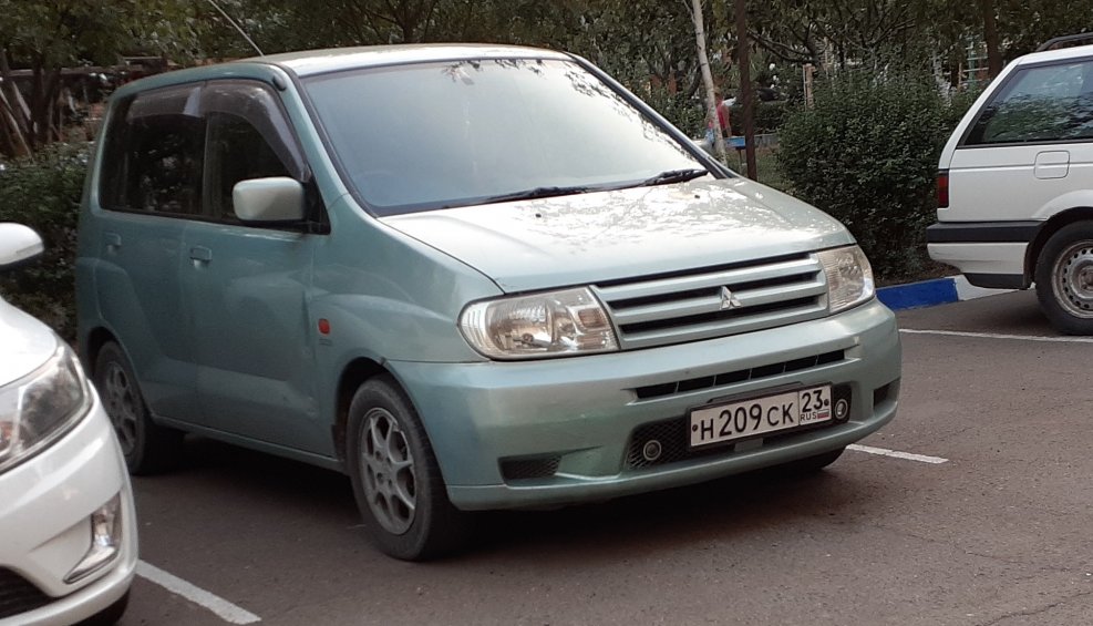 Mitsubishi Dingo 2002