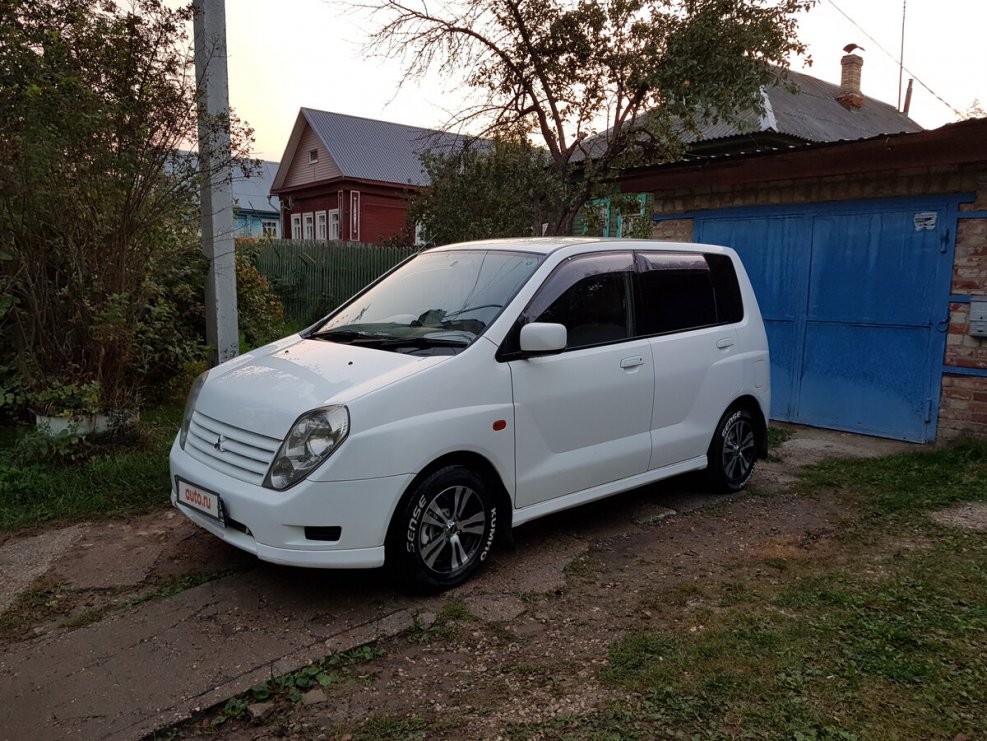 Mitsubishi Dingo 2001