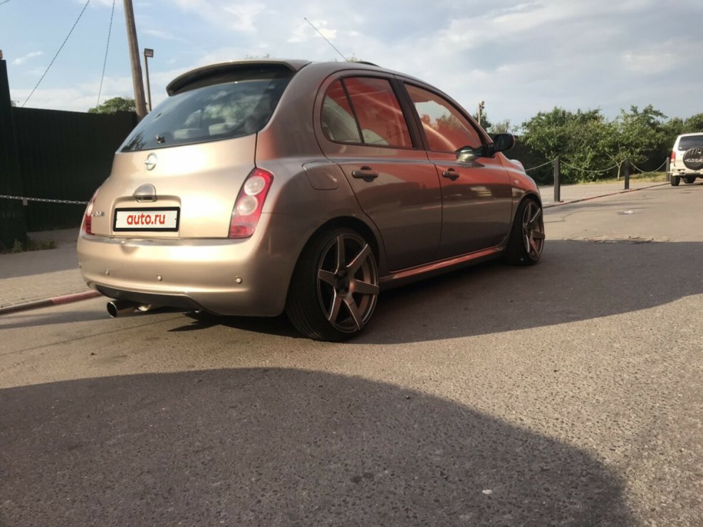 Nissan Micra 10