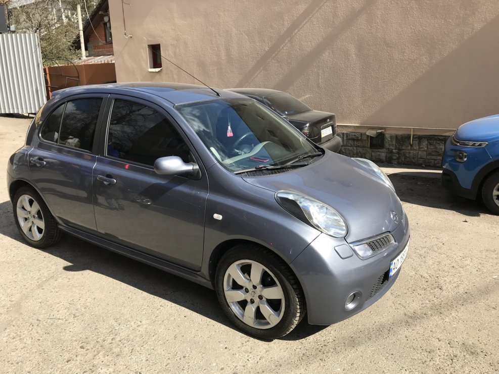 Nissan Micra k12 красная