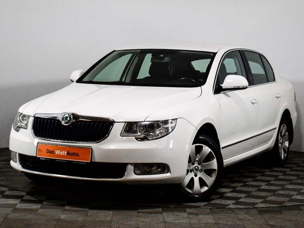 Skoda Superb белая 2011