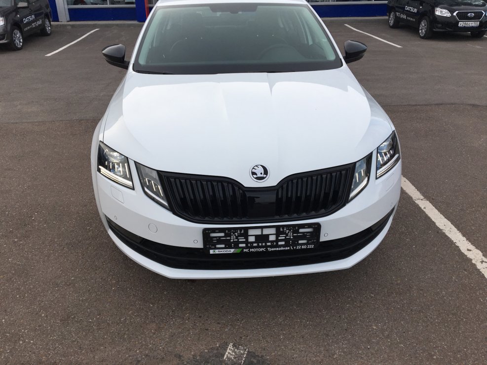Skoda Octavia a7 FL белая