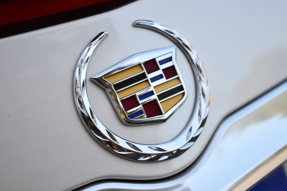 Шильдик Cadillac китайский