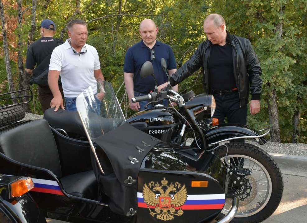 Путин и ночные волки в Крыму