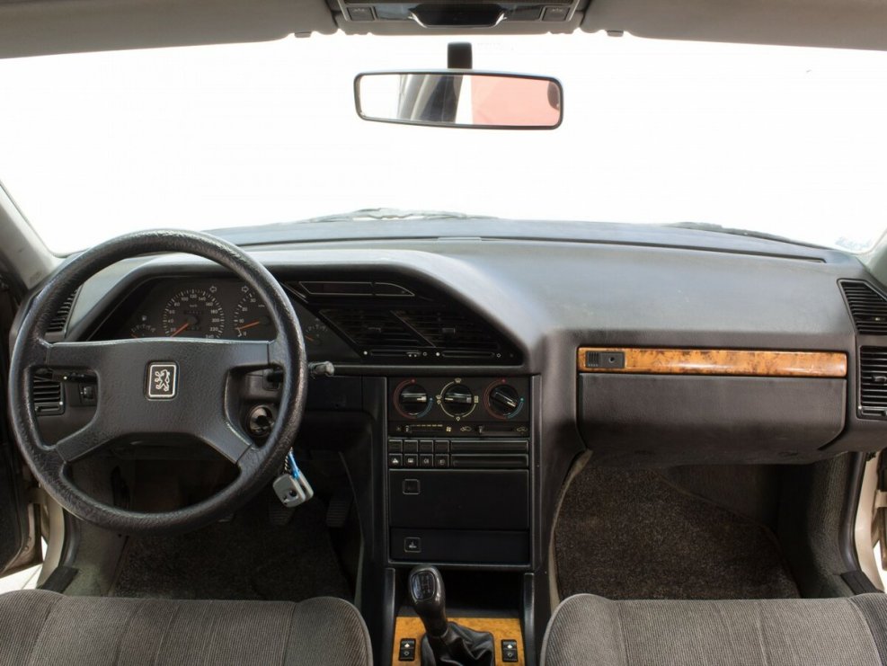 Peugeot 605 1992 салон