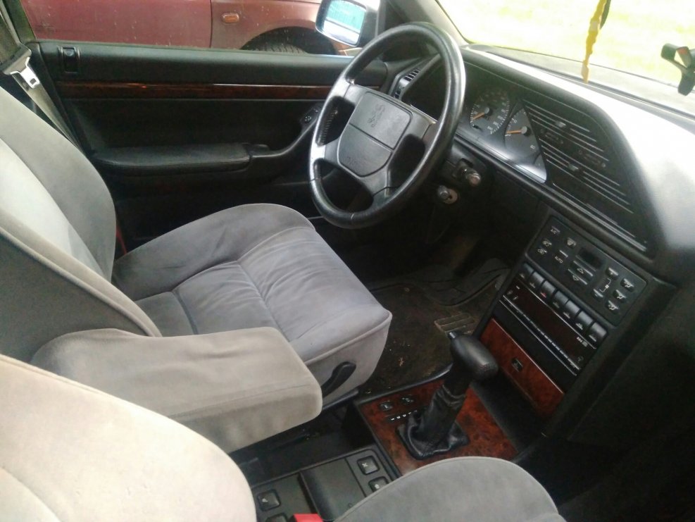 Peugeot 605 салон 1985
