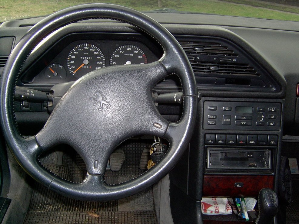 Peugeot 605