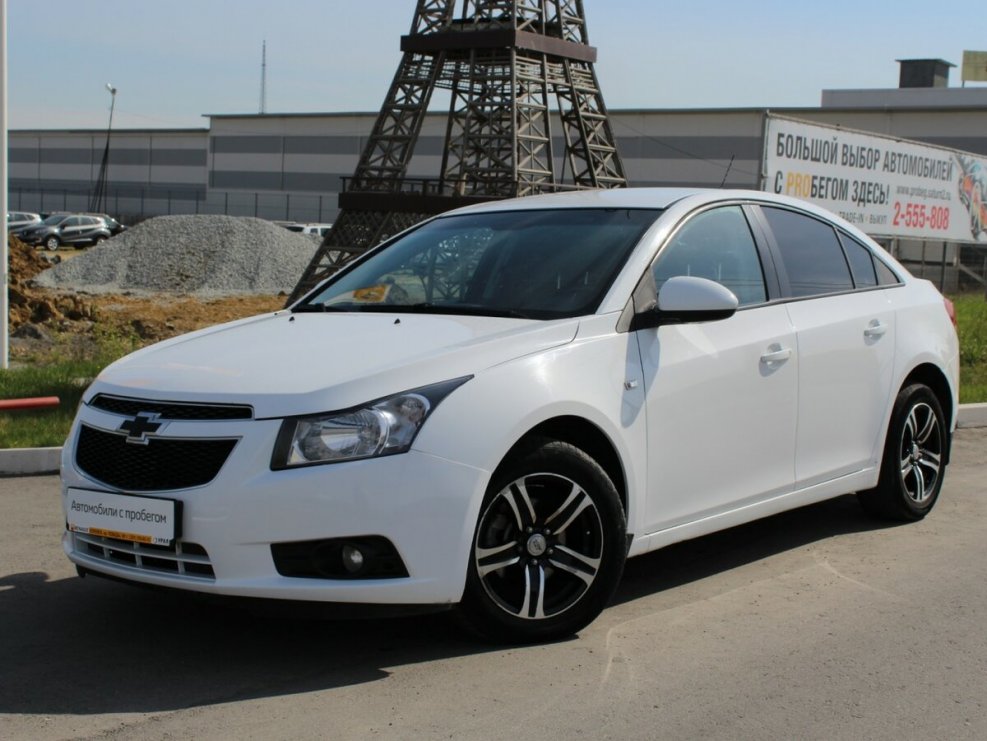 Chevrolet Cruze белый седан