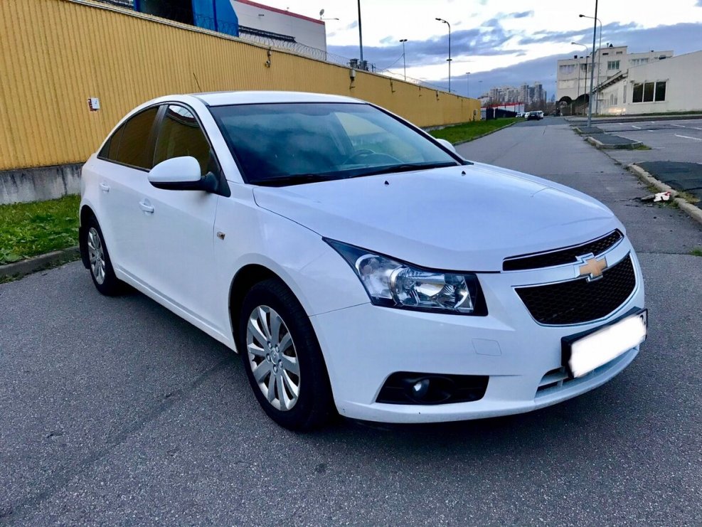 Автомобиль Chevrolet Cruze, 2013 г.