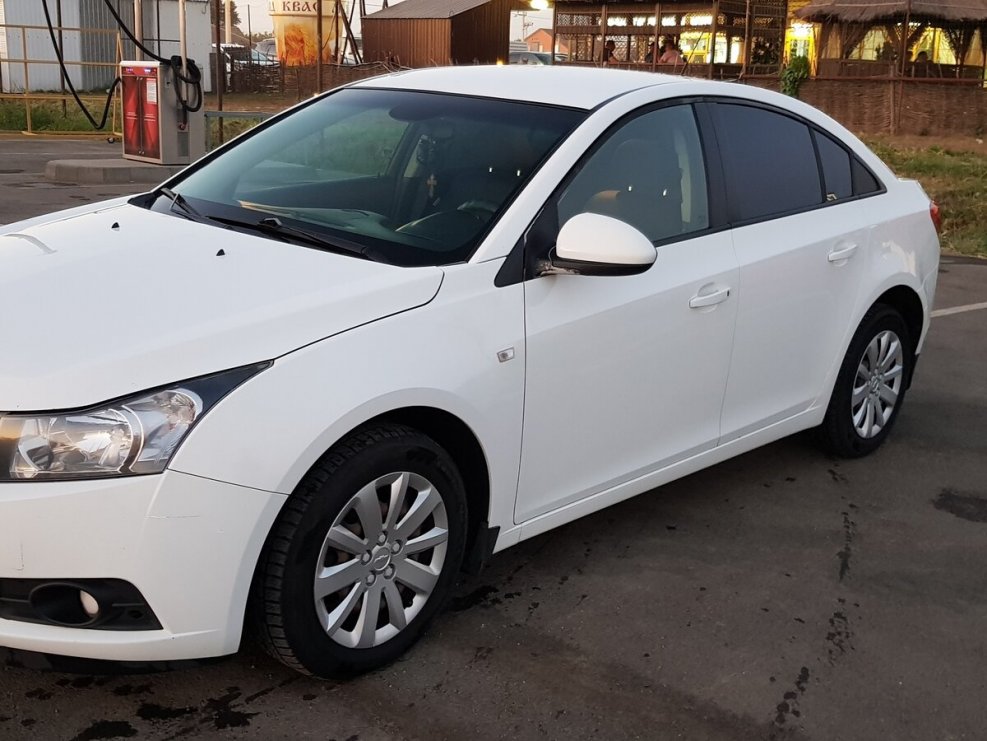 Chevrolet Cruze 2012 белый