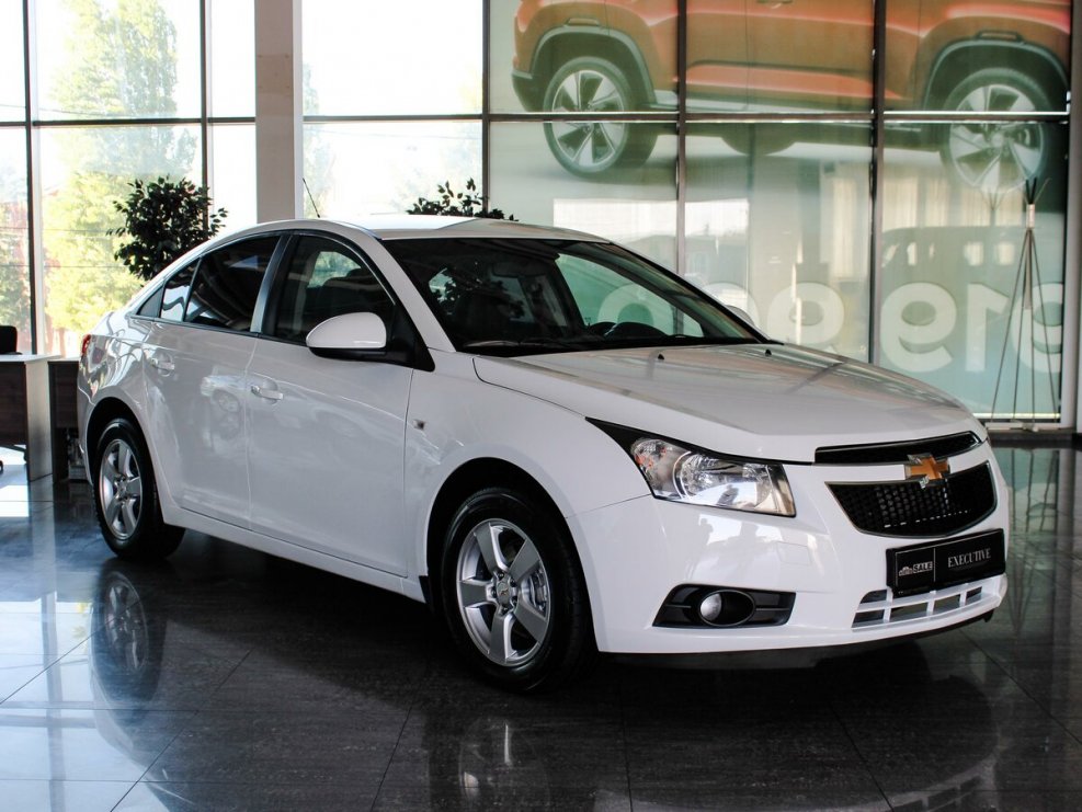 Chevrolet Cruze i 2011 белый