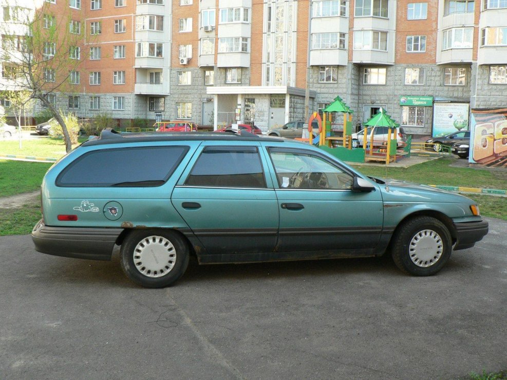 Ford Taurus Sho 2