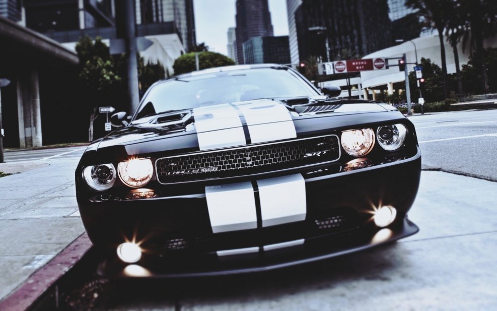Dodge Challenger srt8