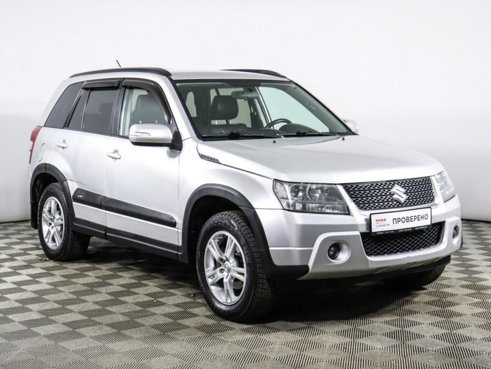 Сузуки Гранд Витара 2011 2.0 автомат
