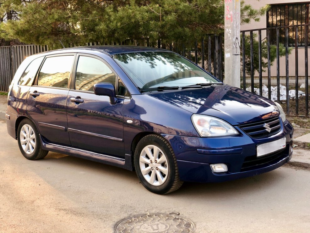 Suzuki Liana 1