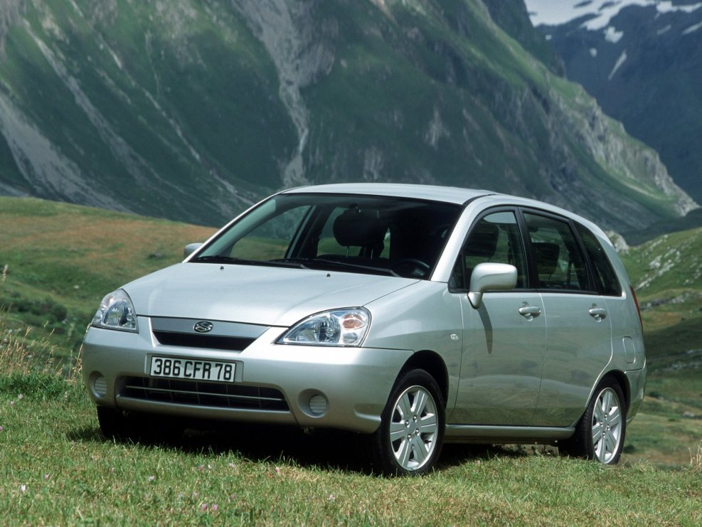 Suzuki Liana машина универсал