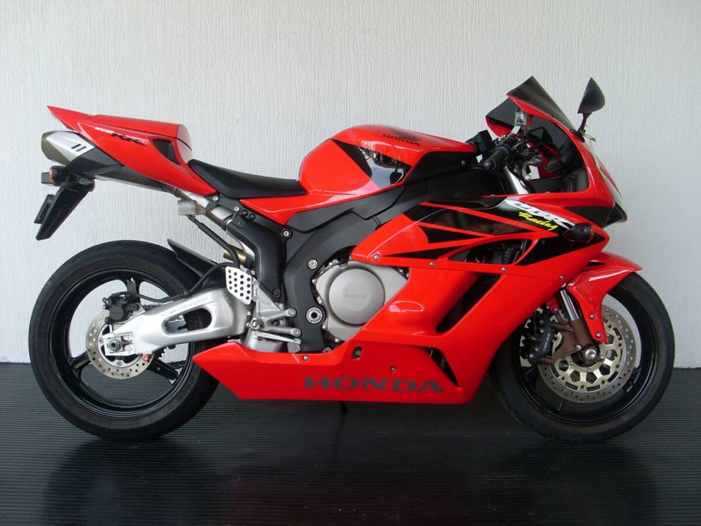 Honda CBR 1000 RR/ra Fireblade 2005