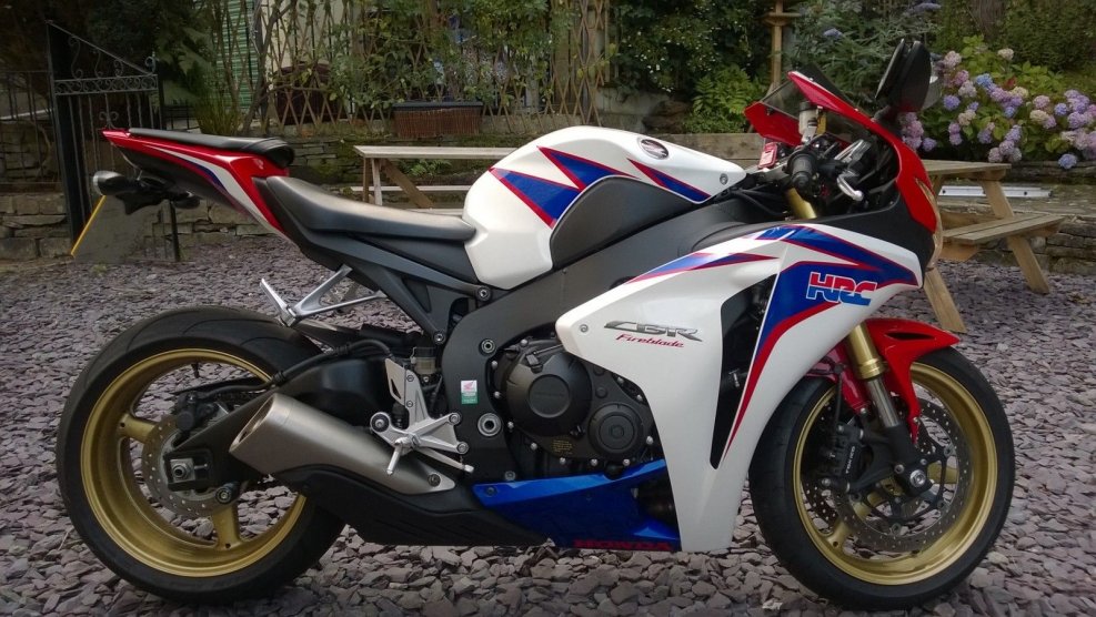 Honda cbr1000rr Fireblade 2008 красный