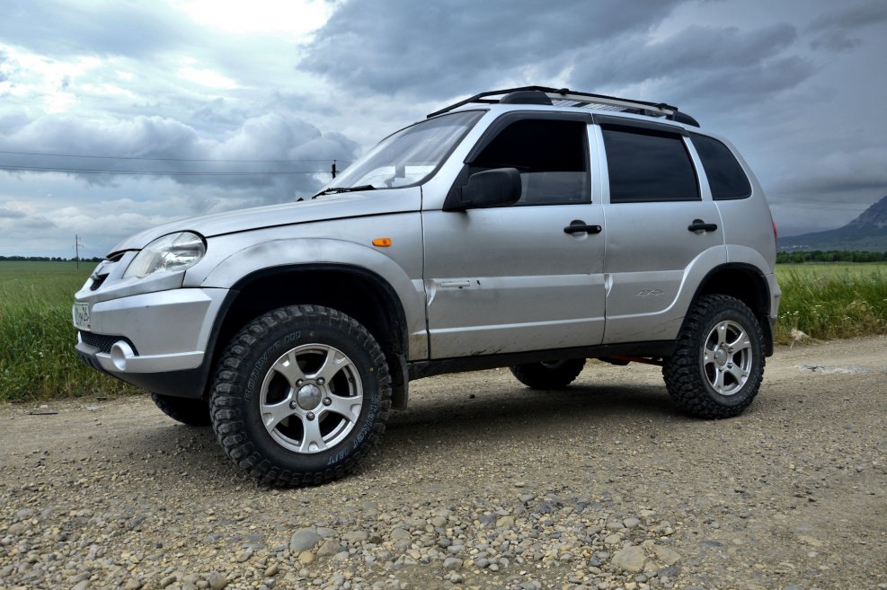 Chevrolet Niva 215 75 15