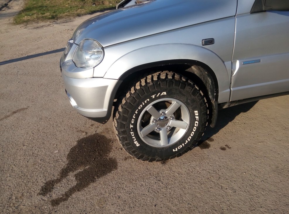 BFGOODRICH at 215/75 r15 на Шевроле ниву