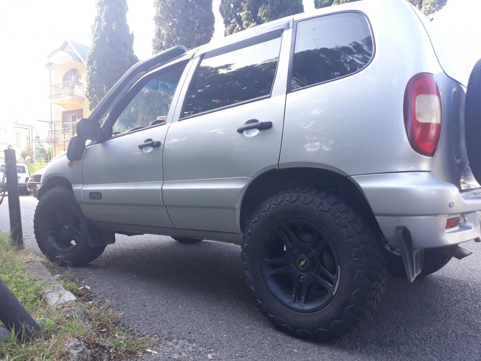 Chevrolet Niva 225 75 16