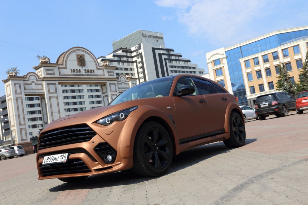 Инфинити qx70 золотистый