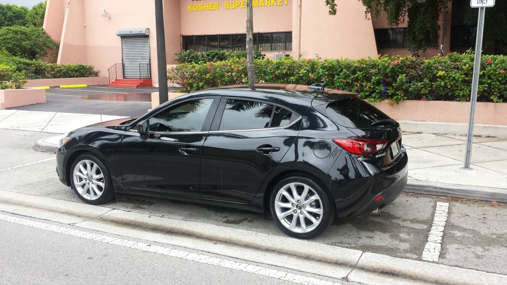 Mazda 3 BL седан черная диски r18