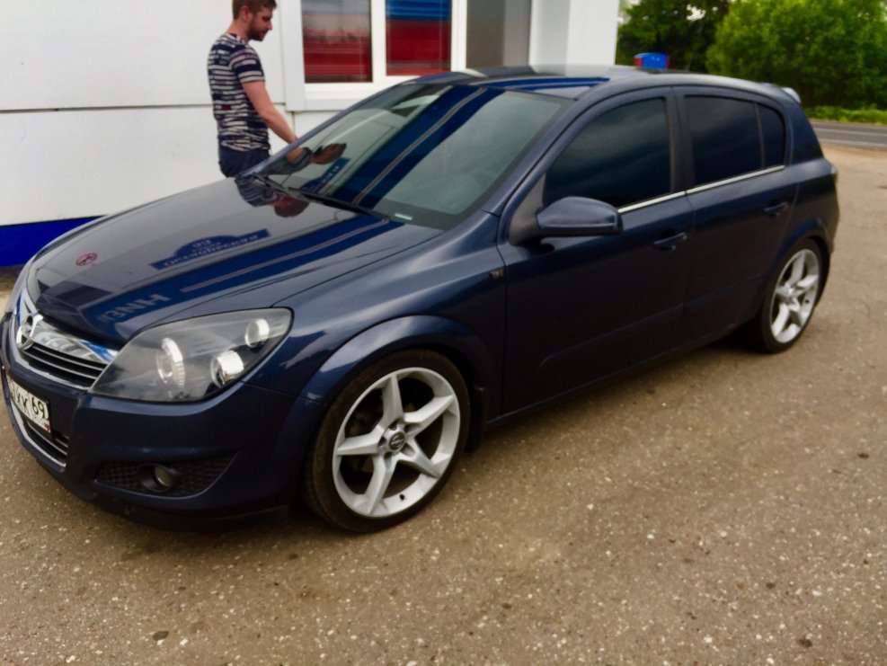 Opel Astra h универсал диски r17