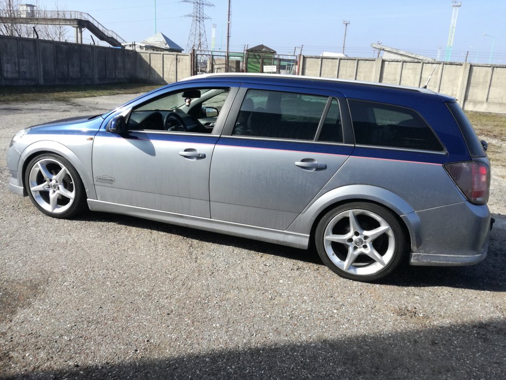 Opel Astra h универсал r17