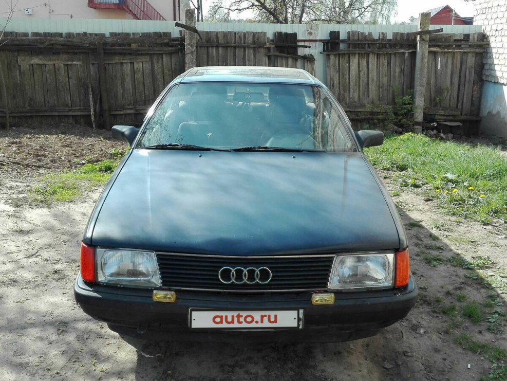 Автомобиль Ауди транспорт 1986