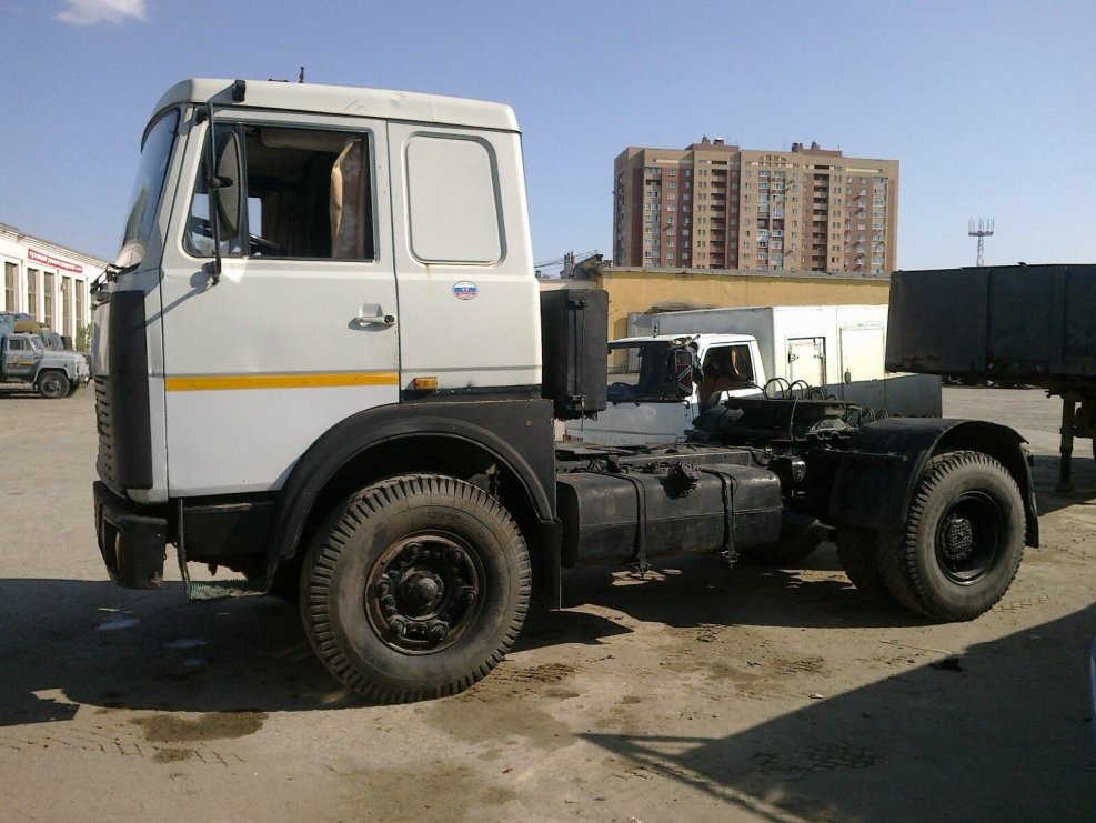 МАЗ 54329 тягач