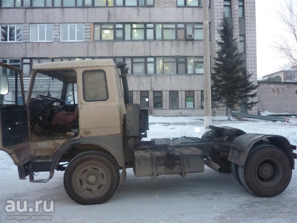Седельный тягач МАЗ 54329